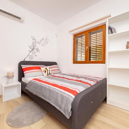 Al Pino Blue Property Премантура Екстер'єр фото