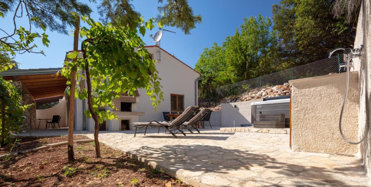 Al Pino Blue Property Премантура Екстер'єр фото