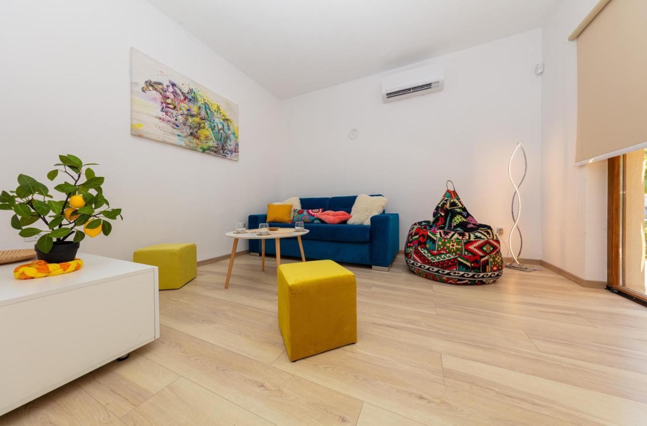 Al Pino Blue Property Премантура Екстер'єр фото
