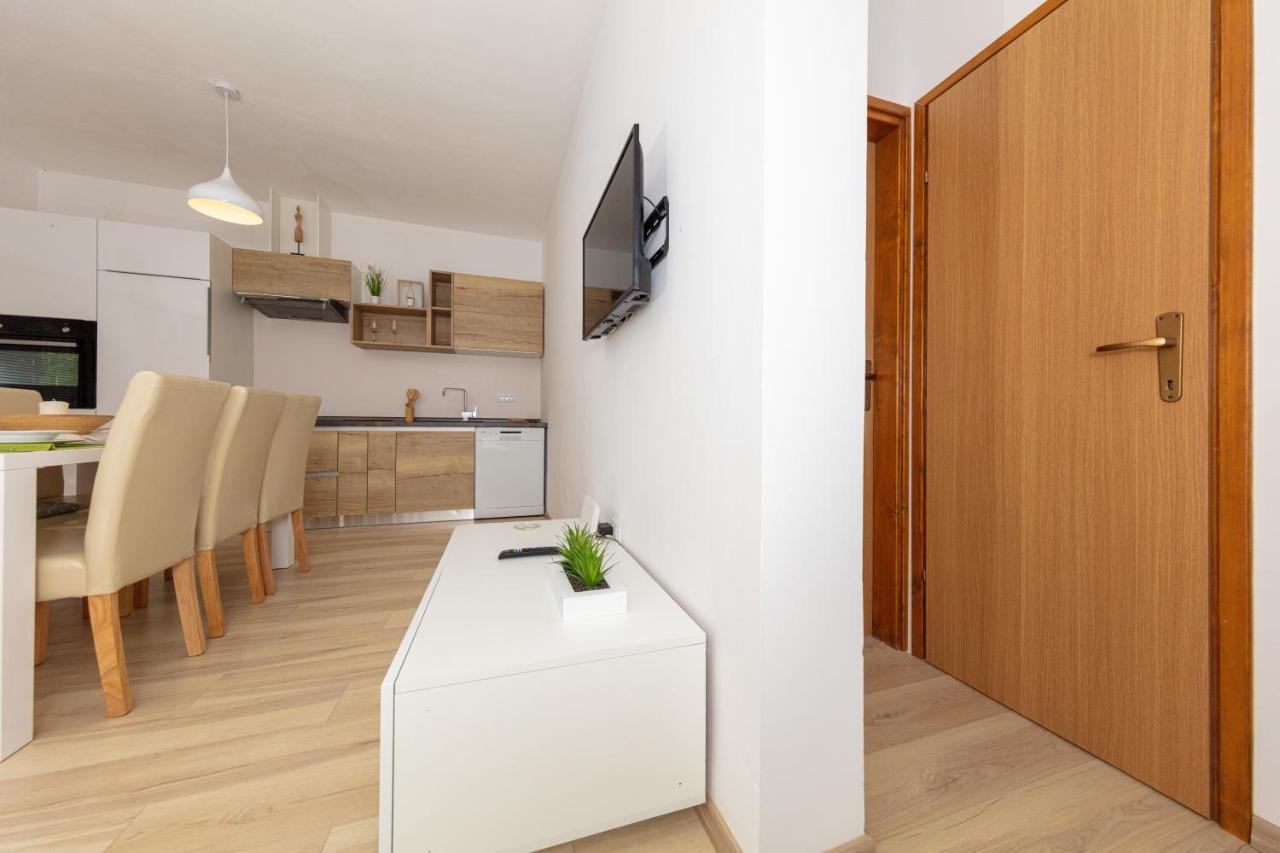 Al Pino Blue Property Премантура Екстер'єр фото