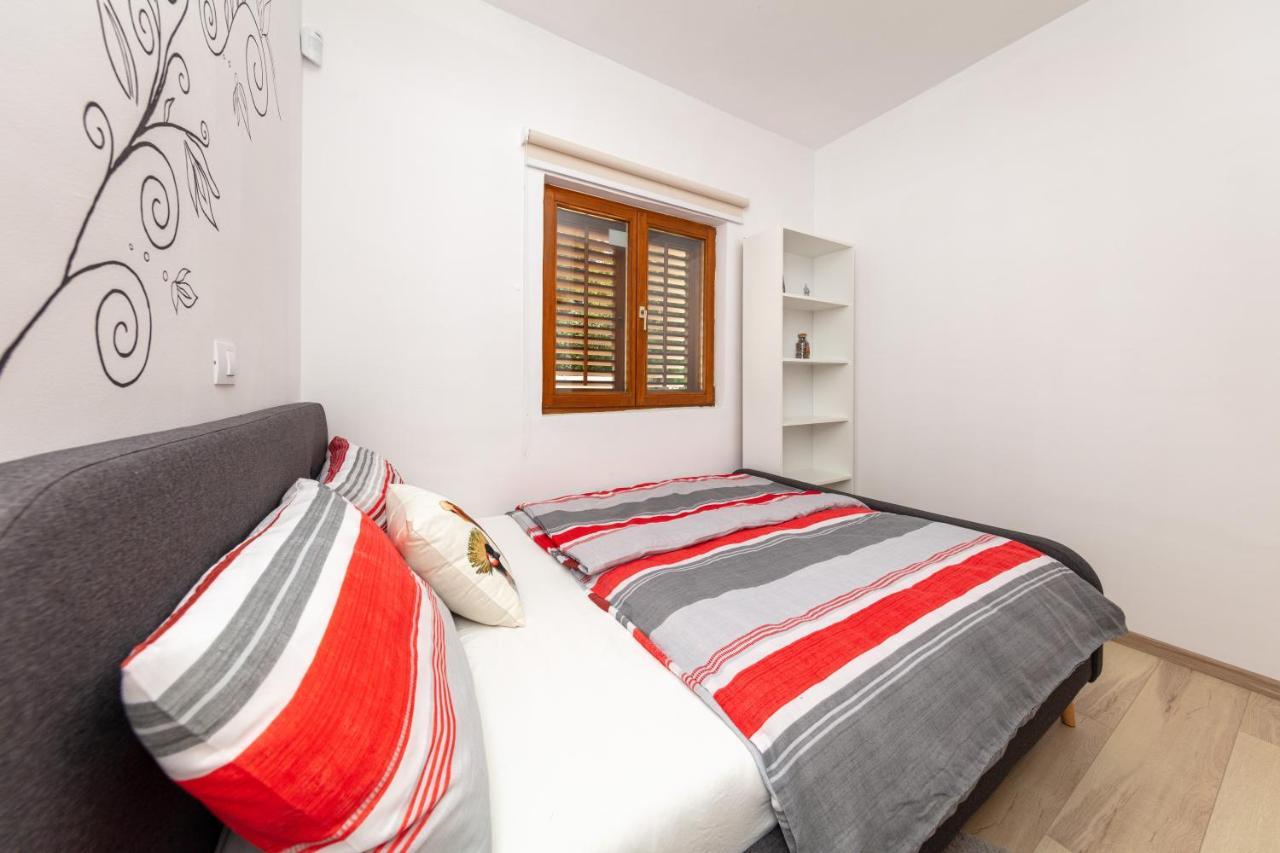 Al Pino Blue Property Премантура Екстер'єр фото